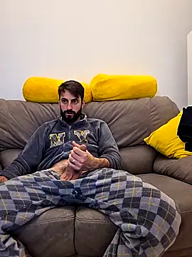 AmicisegretiITA online show from April 12, 7:52 pm