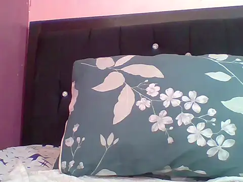 noleenyy online show from April 16, 7:42 am