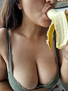 rafaella stefano online show from March 25, 9:54 pm