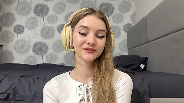 MelissaEvenns online show from April 4, 12:13 pm