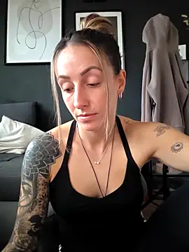 NicoleKaiser online show from March 27, 5:01 pm