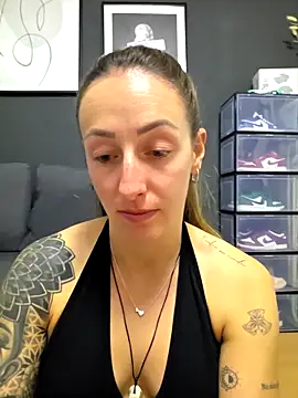 NicoleKaiser online show from April 6, 6:09 pm