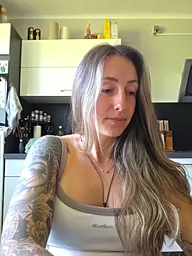 NicoleKaiser online show from May 29, 7:28 am
