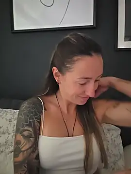 NicoleKaiser online show from July 1, 4:03 am