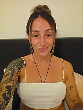 NicoleKaiser online show from July 16, 8:15 pm