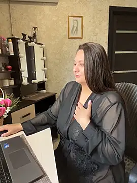 AgathaMyers online show from April 11, 7:02 am