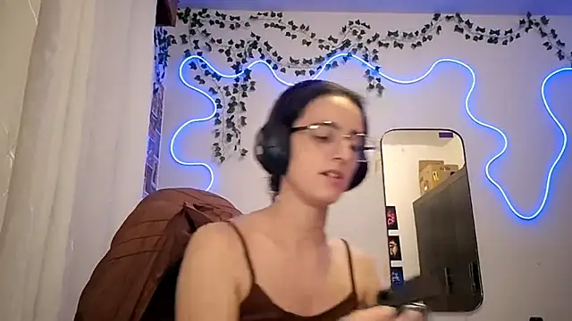 SanjuanaEytchison online show from April 10, 1:00 am