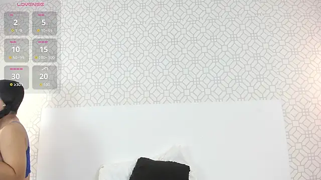 ZoeCooper1 online show from April 14, 12:11 pm