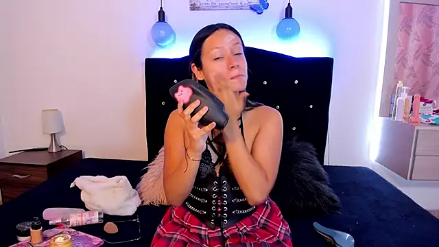 Sia messy online show from April 15, 2:13 pm