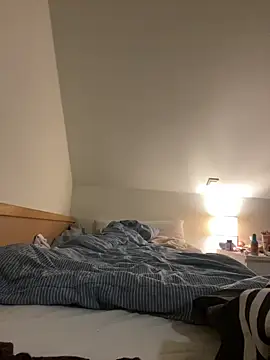 LeniMaria online show from March 22, 9:07 pm