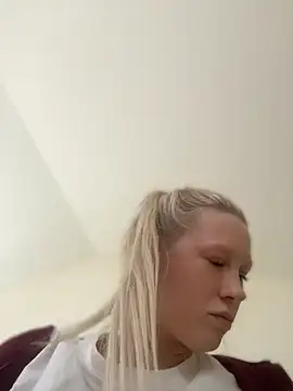 LeniMaria online show from April 17, 5:16 pm