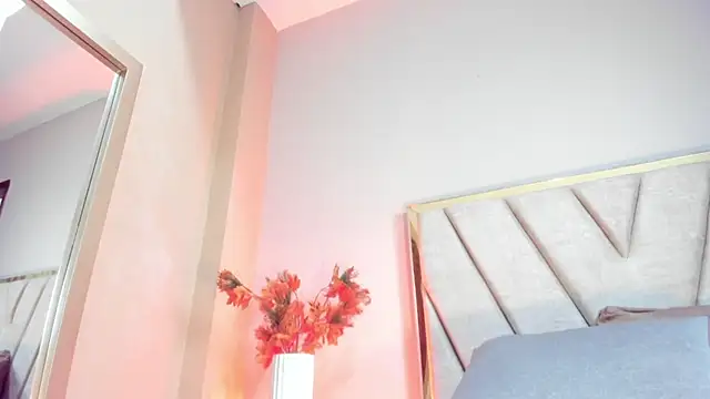 SamVegaa online show from April 9, 6:19 am