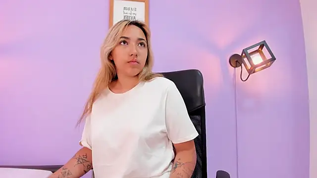 milliesummer online show from March 29, 12:05 pm