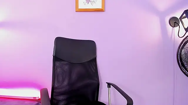 milliesummer online show from April 15, 12:34 pm