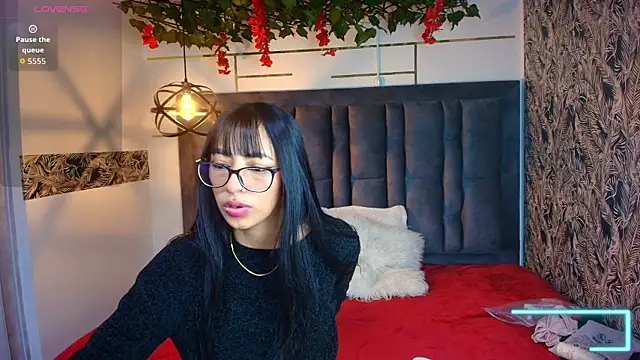 BONIE WILLS online show from March 31, 12:05 pm