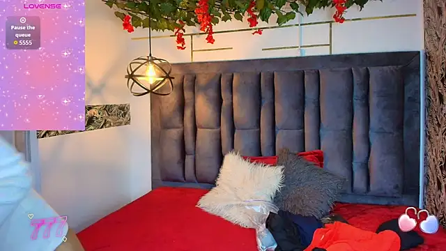 BONIE WILLS online show from April 9, 12:21 pm