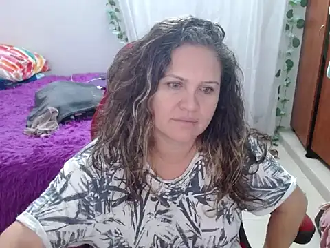 venecasexy45 online show from April 12, 8:19 am