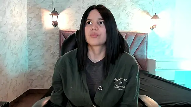 Cata black online show from April 4, 12:24 pm