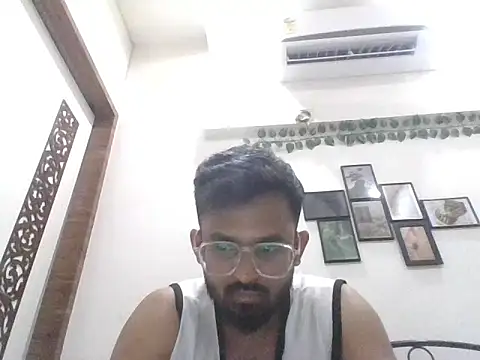 Snapshot of aryaka1303 chatting on May 11, 2:45 pm aryaka1303 online show from May 11, 2:45 pm