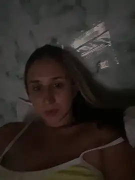 VictoriaWhitmore online show from April 6, 3:59 am