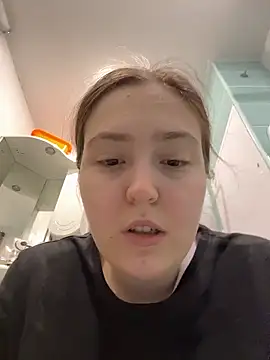 charmingggirl online show from April 7, 7:53 am