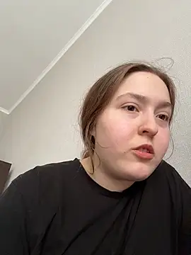 charmingggirl online show from April 10, 11:04 am