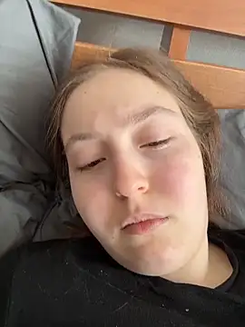 charmingggirl online show from April 12, 5:56 am