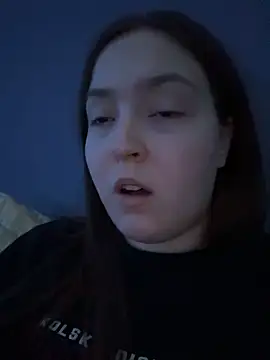 charmingggirl online show from April 15, 1:23 am