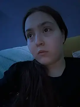 charmingggirl online show from April 16, 9:50 pm