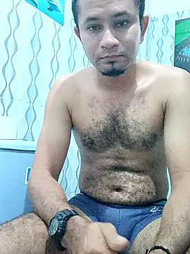 Snapshot of MiredCarabao chatting on April 15, 1:40 pm MiredCarabao online show from April 15, 1:40 pm