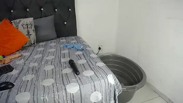 BootySoYummyX online show from April 14, 10:10 am