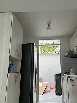 Lauren Storm online show from April 18, 8:09 pm