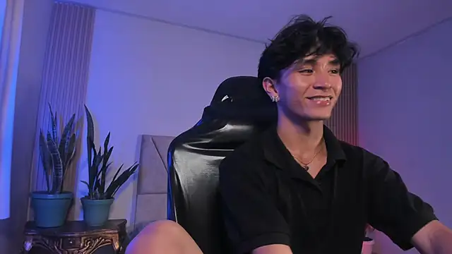 cococumps online show from March 30, 8:21 pm