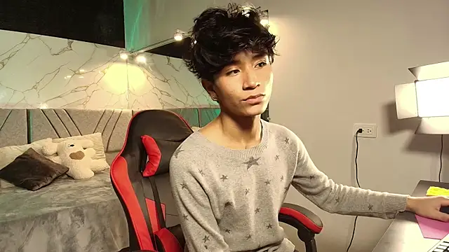 cococumps online show from April 10, 11:37 am