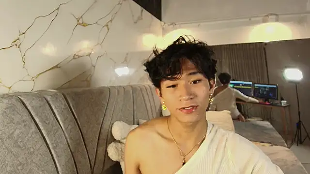 cococumps online show from April 16, 11:33 am