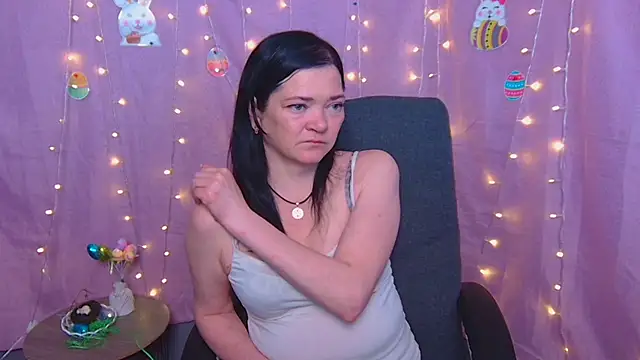 LauraFinn online show from April 5, 6:21 am