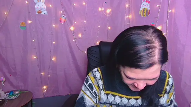 LauraFinn online show from April 13, 6:13 pm