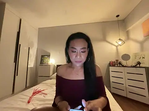 Ur topQeents online show from April 3, 9:46 pm