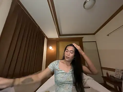 Ur topQeents online show from April 8, 9:48 pm