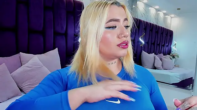 milamonroyy online show from April 11, 3:33 am