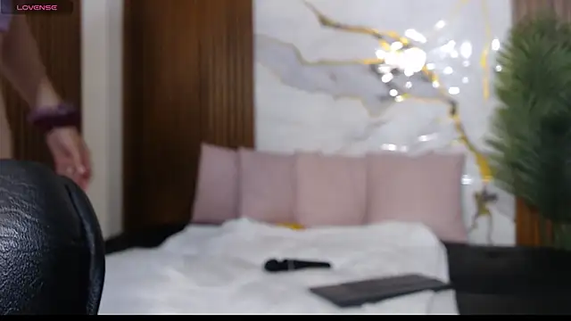 Alyce tay1 online show from April 15, 7:58 pm