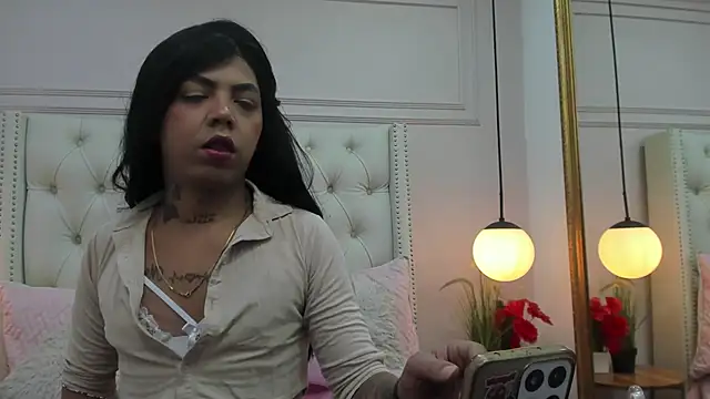 Snapshot of MiiaRestrepo chatting on July 15, 12:10 pm MiiaRestrepo online show from July 15, 12:10 pm