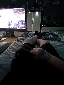 OssiBigCum online show from March 18, 9:29 pm