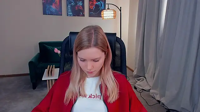 DelmaLasky online show from March 21, 8:41 am