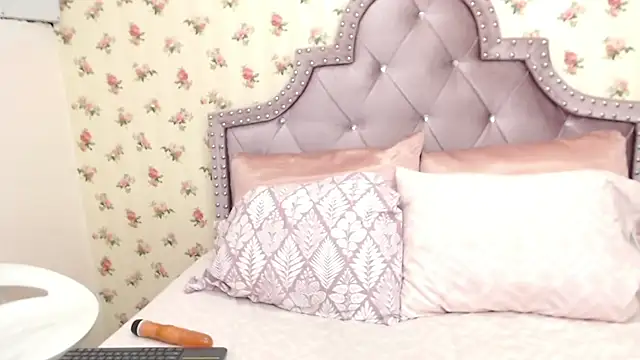 crystal watson0 online show from March 25, 2:12 pm