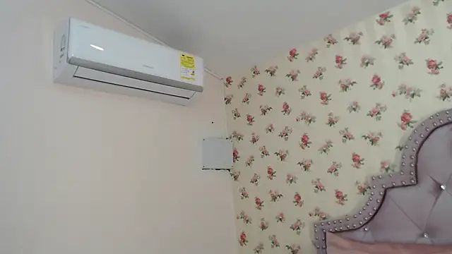 crystal watson0 online show from April 6, 1:34 pm