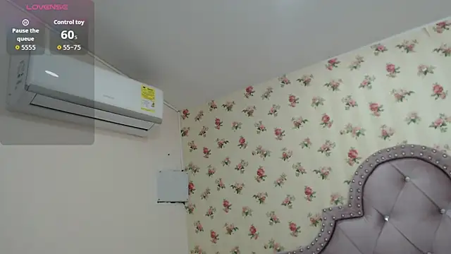 crystal watson0 online show from April 11, 12:42 pm