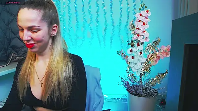 Alexandracandy online show from April 6, 12:28 pm