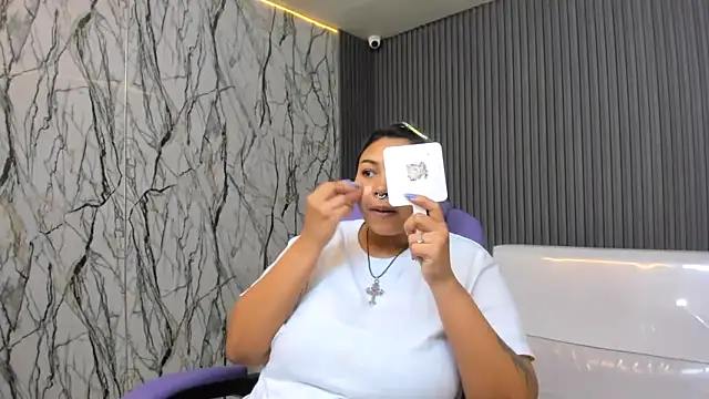 katteyes 20 online show from April 7, 8:20 pm