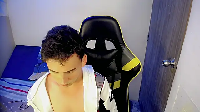 Mathias twinkk online show from March 19, 8:24 pm